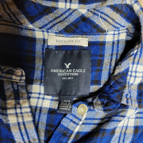 American Eagle Outfitters Navy Plaid Shirt (L) - Picture 4 of 4